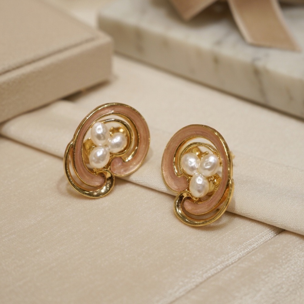 Vintage Pink Enamel Faux Pearl Swirl Clip on Earrings Gold Tone Retro 80s 90s